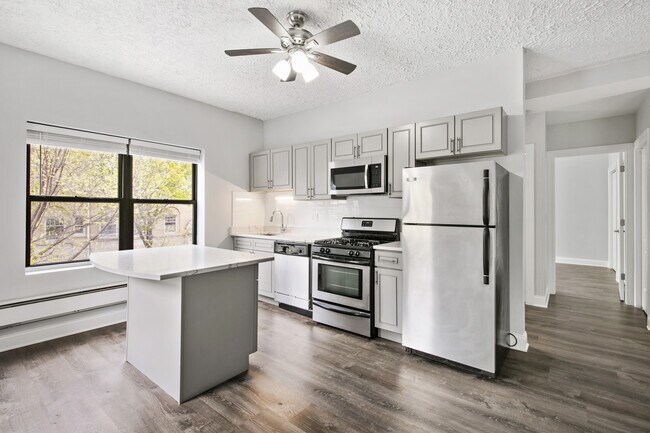 Building Photo - 4555 Malden St