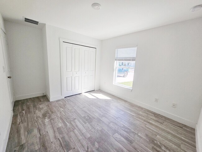Building Photo - 2447 NW 5th St