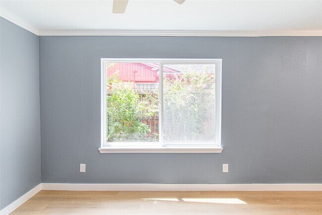 Building Photo - 12906 Southspring Dr