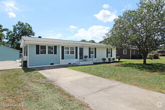 Building Photo - 204 Station Rd