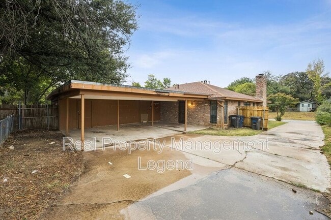 Building Photo - 8238 El Retiro Rd