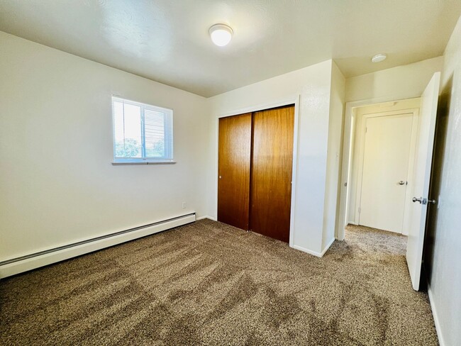 Building Photo - $0 DEPOSIT OPTION. 2 BED 1 BATH IN SOUTH W...