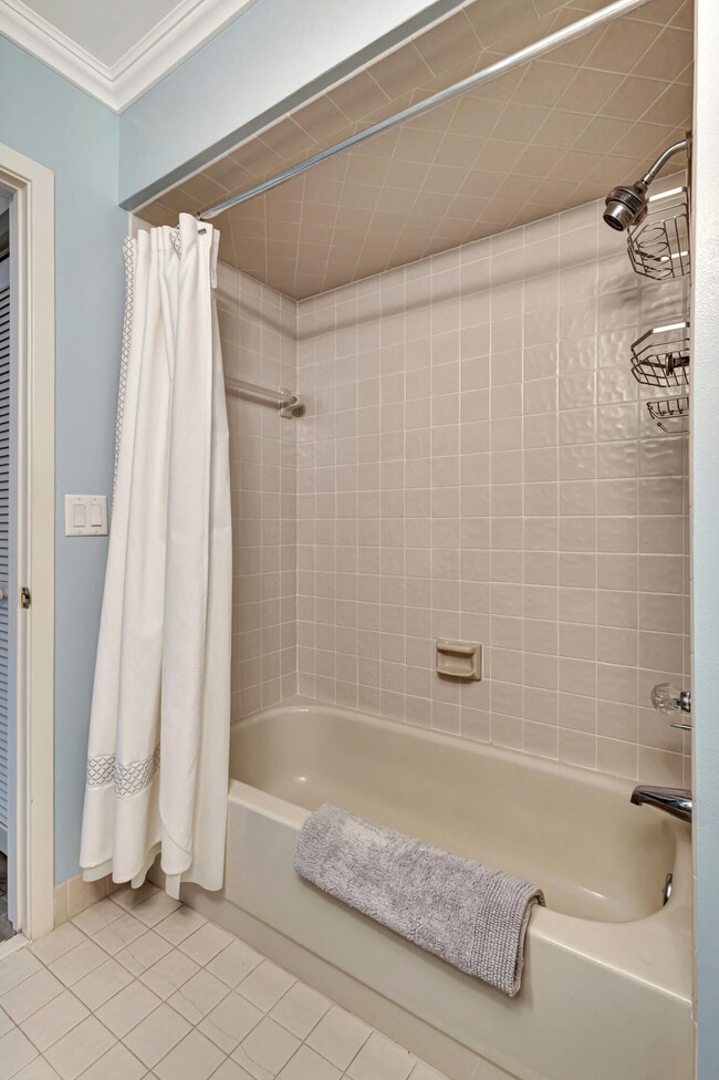 Building Photo - 618 Brackenwood Cove