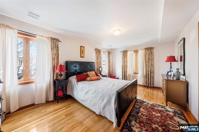 Building Photo - 220 Harrison Ave