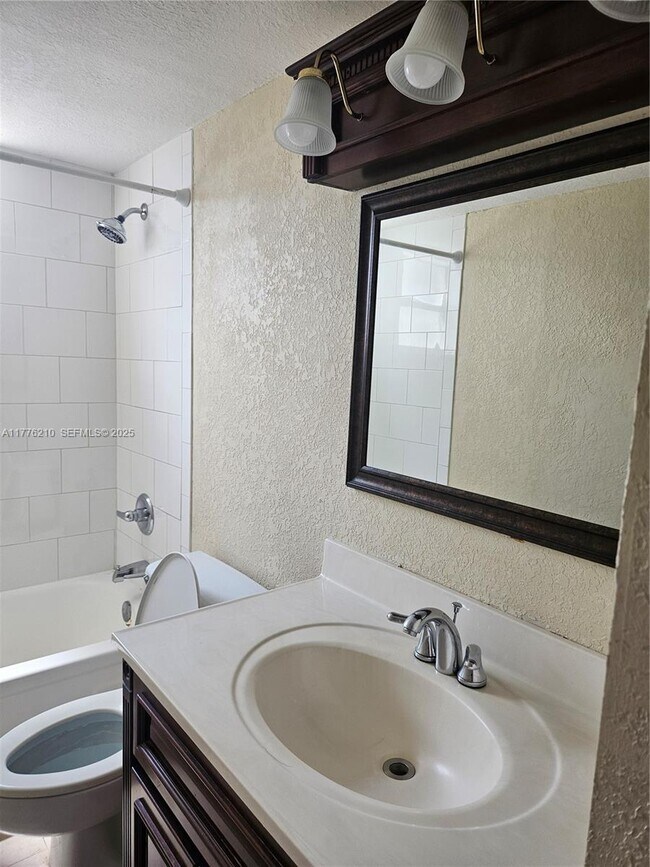 Building Photo - 410 NW 68th Ave