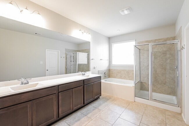 Building Photo - 4711 Creekside Hvn Trl