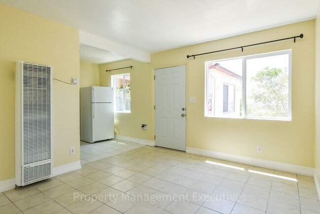 Building Photo - Nice 1 Bedroom, 1 Bath Apartment