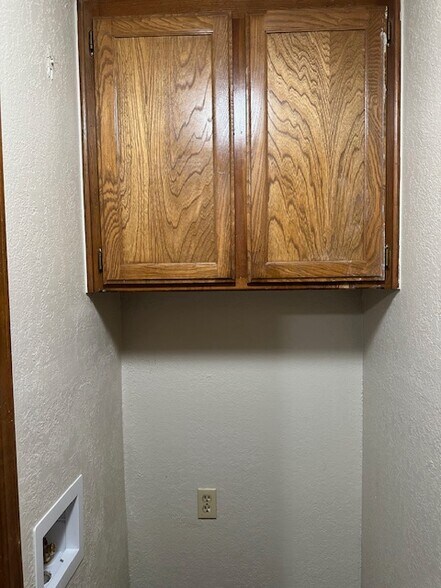 Building Photo - 8607 S Drexel Pl
