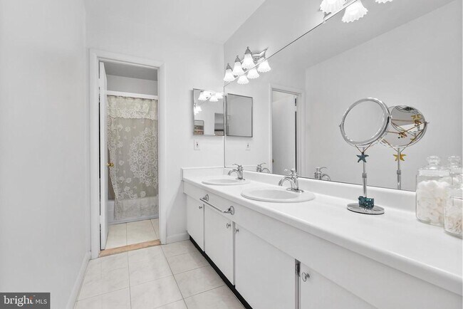 Building Photo - 110 Cross Keys Rd