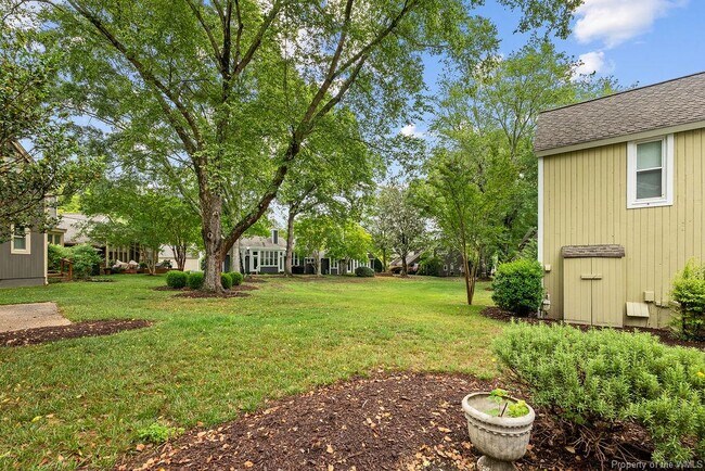 Building Photo - 320 Littletown Quarter