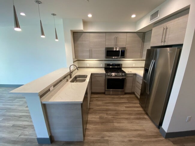 Interior Photo - kit692