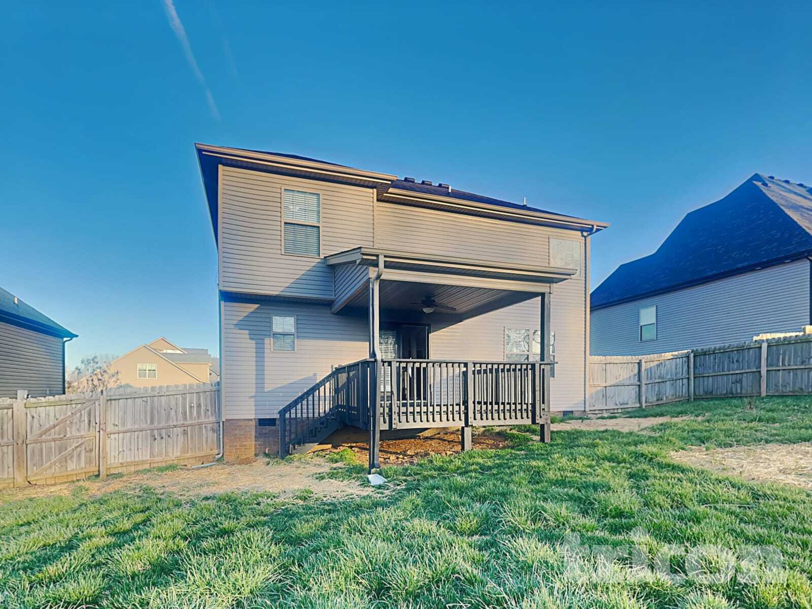 Building Photo - 1304 Golden Eagle Way