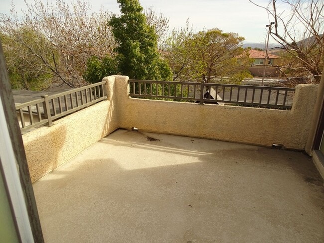 Building Photo - West Summerlin 5 Bedroom, Bed & Full Bath 1st Floor, Beauty