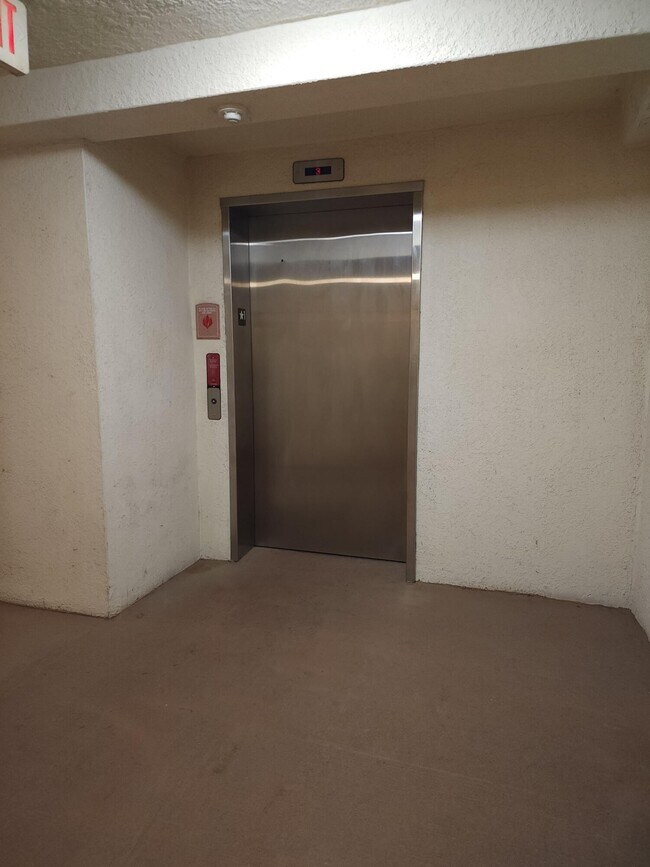 Building Photo - 6777 Heritage Grande