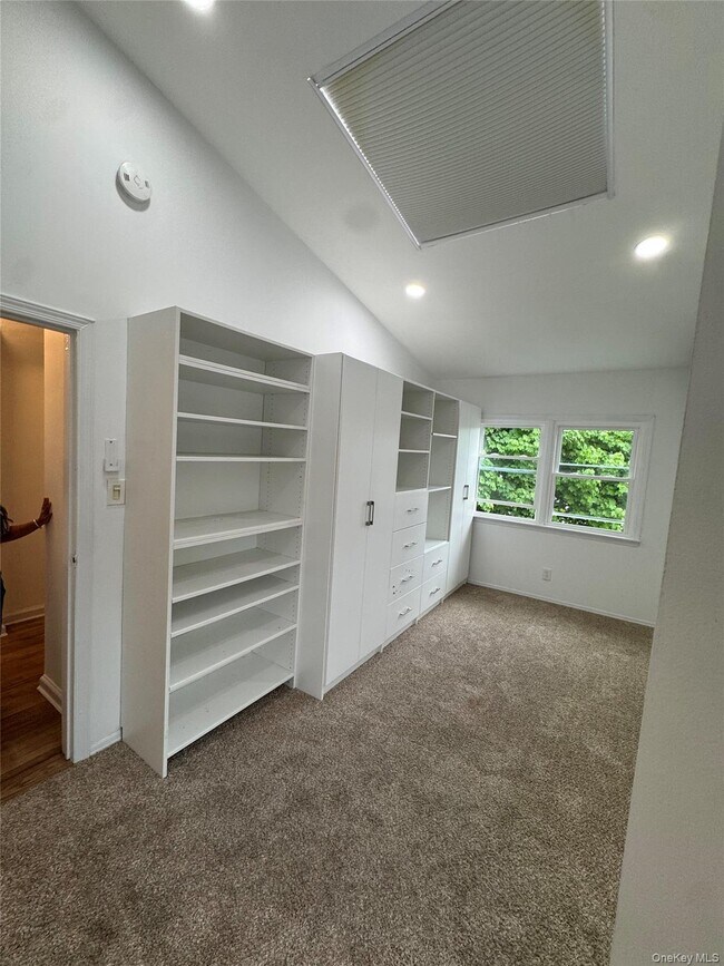 Building Photo - 630 Tulip Ave