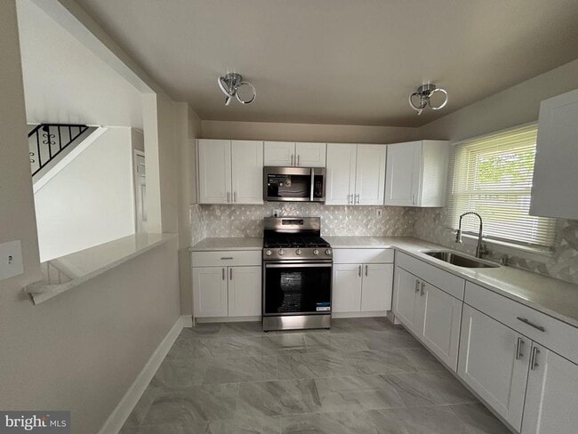 Building Photo - 35 Blueberry Ln