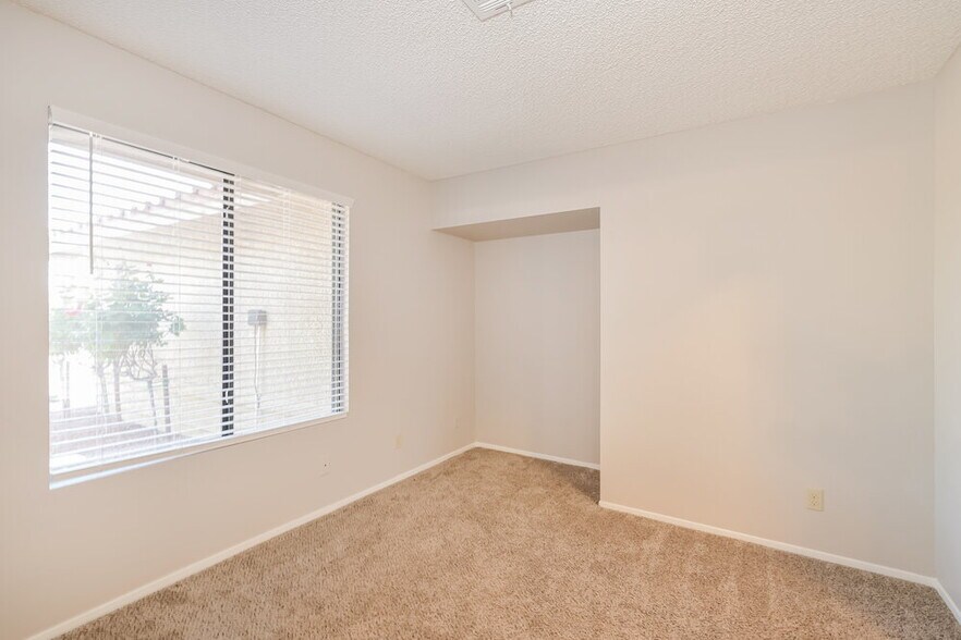 Building Photo - 123 Hexham Dr