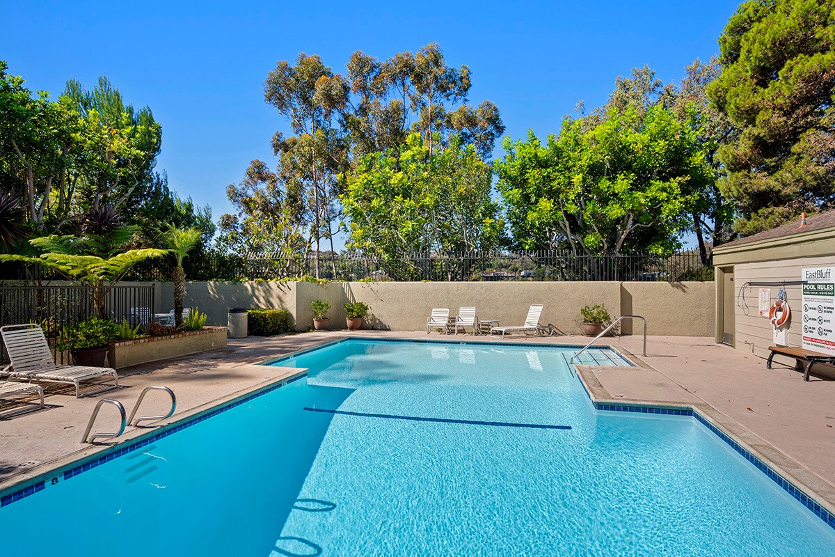 Building Photo - 3216 Caminito Eastbluff