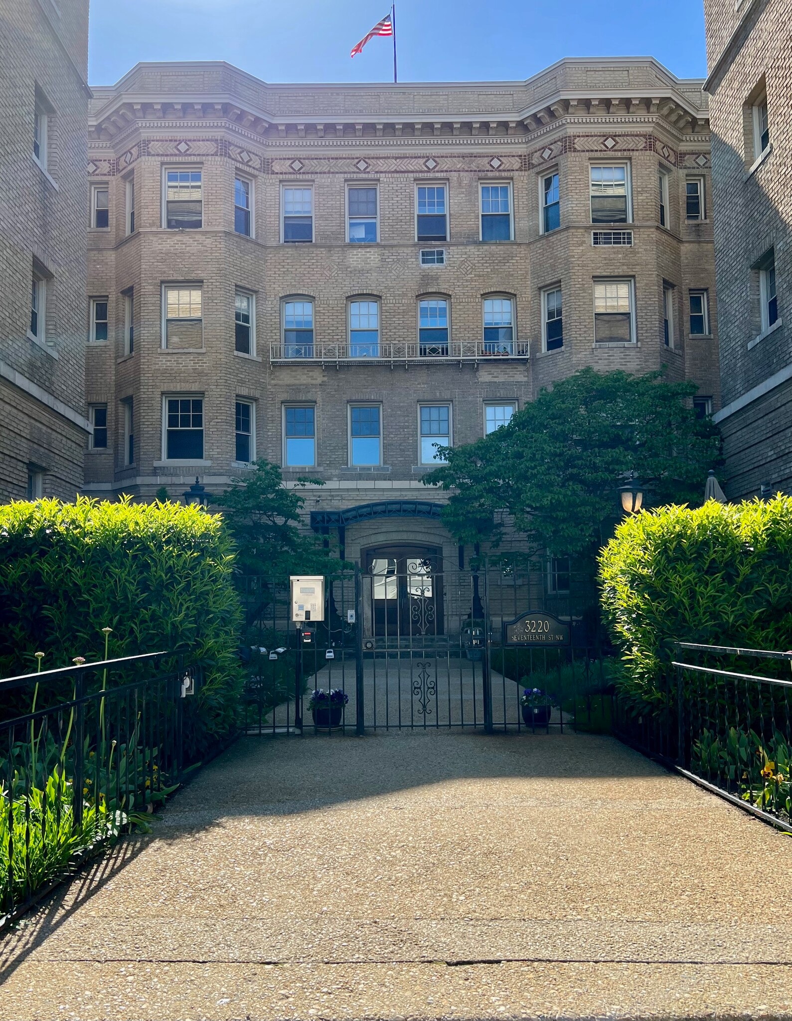 Gated Front Entry - 3220 17th St NW