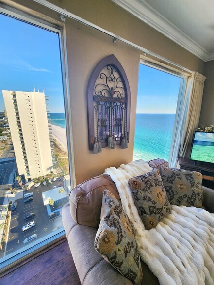 Building Photo - 16819 Front Beach Rd