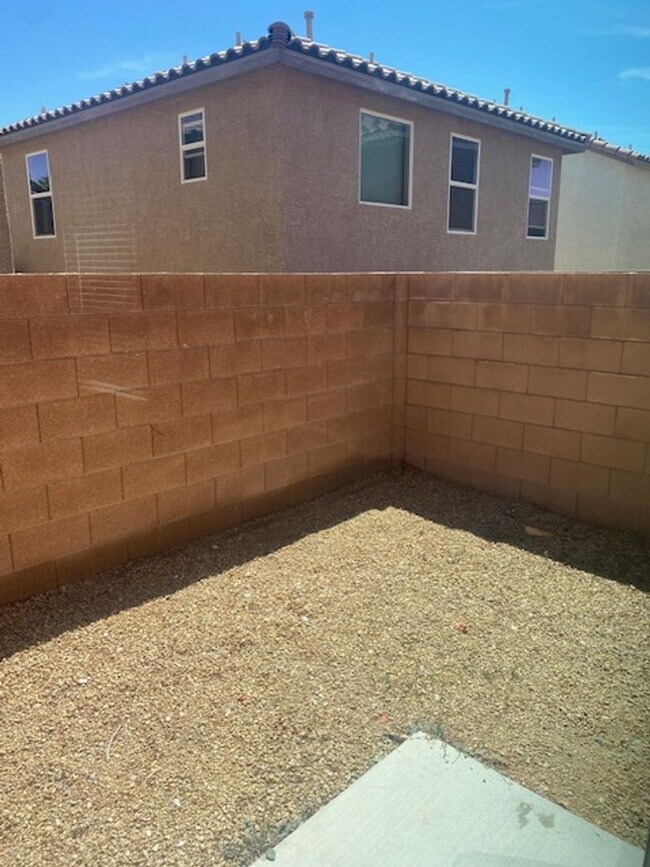 Building Photo - 7918 Point Oaks Ct