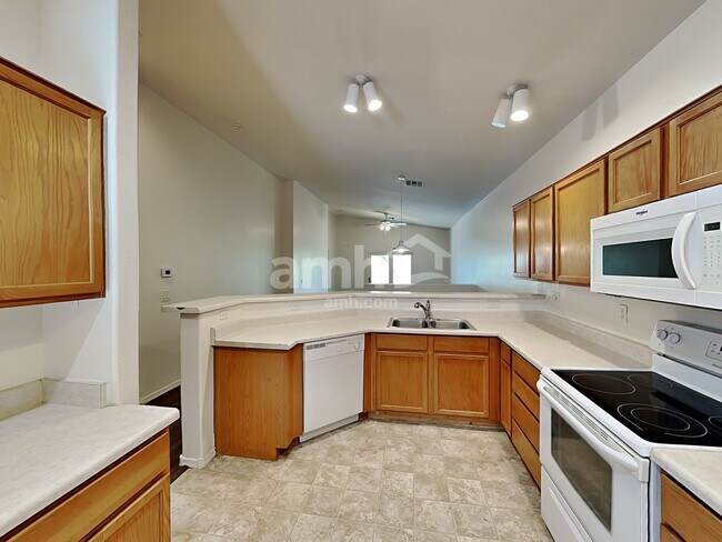 Building Photo - 960 S Banning St