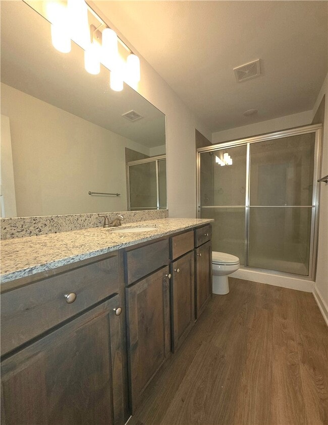 Building Photo - 706 W Loren Dr