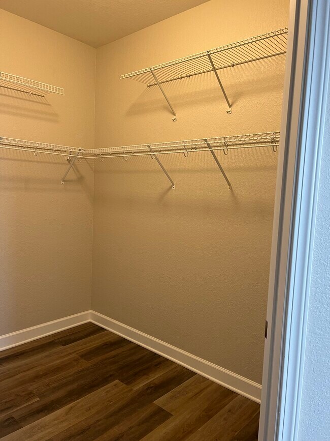 Building Photo - 1155 Ford Rd