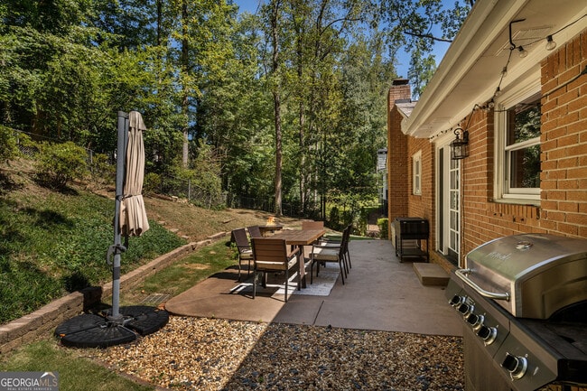 Building Photo - 1460 Valley View Rd