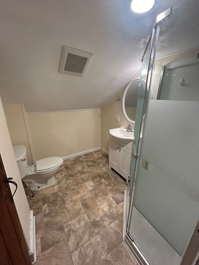 Building Photo - 79 Chase St