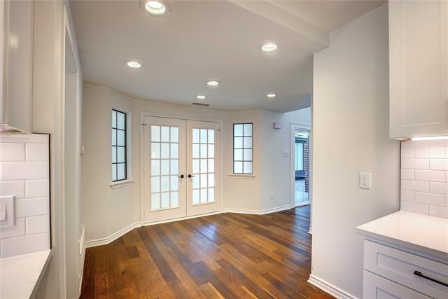 Building Photo - 307 Oakmont Dr