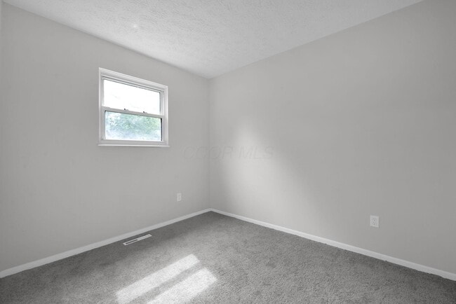 Building Photo - 3302 Sundale Rd