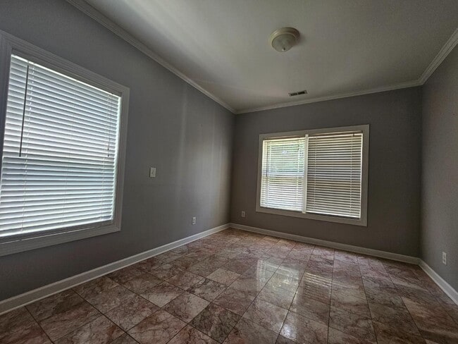 Building Photo - 160 Molinia Dr