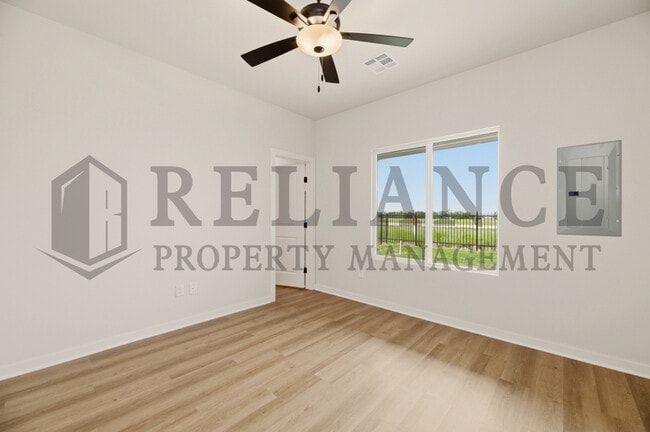 Building Photo - 157 N Gowen St