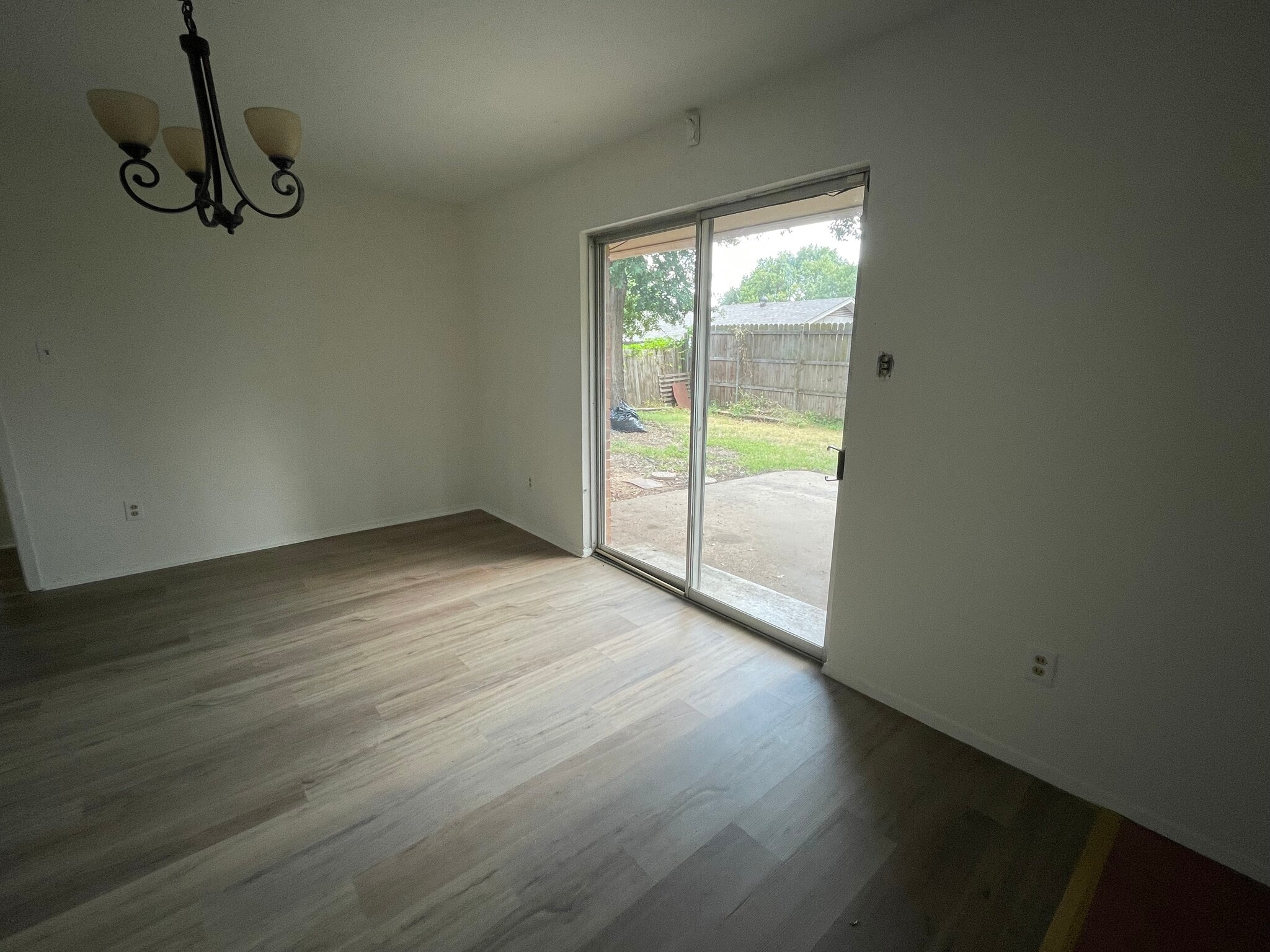Entrance to backyard from dining area - 2314 Normandy Dr