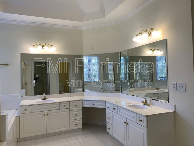 Building Photo - 389 Bridgebrook Ln SW