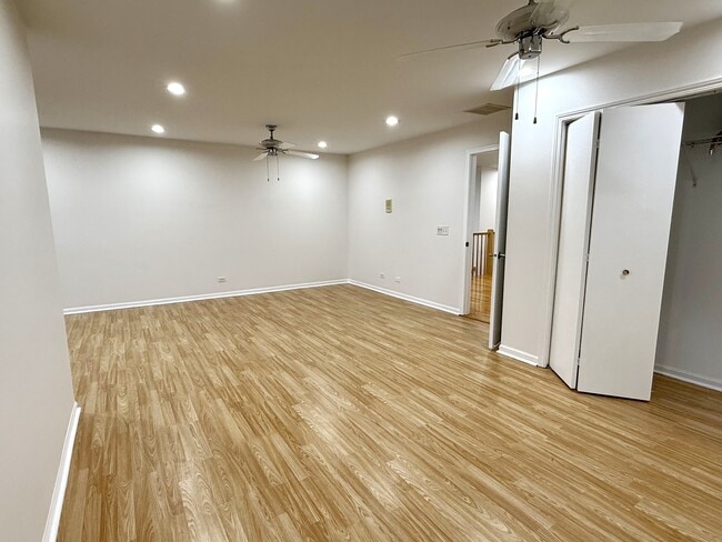 Building Photo - 362 Town Pl Cir