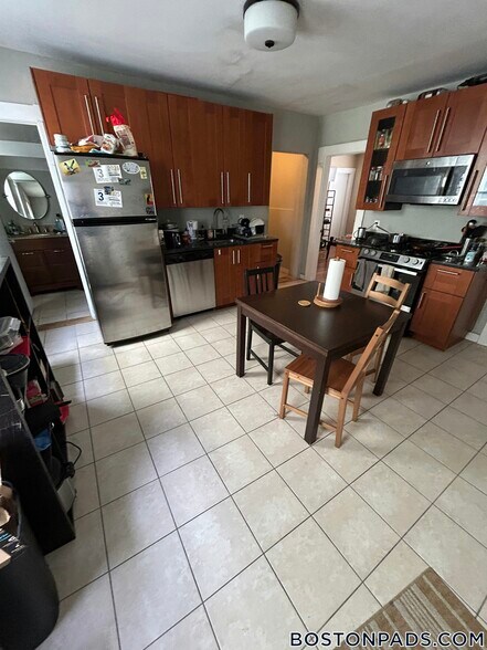 Building Photo - 273 Cardinal Medeiros Ave