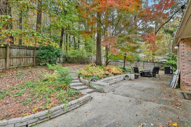 Building Photo - Renovated Peachtree City Ranch Close to Ev...