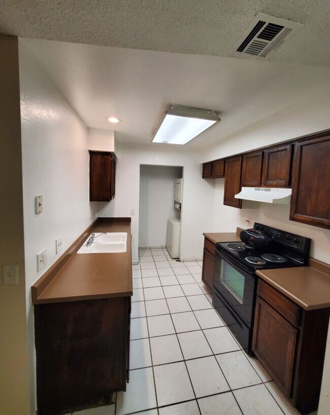 Building Photo - 2 BEDROOMS 1 BATHROOMS HOUSE AVAILABLE FOR RENT PECOS AND WASHINGTON !!!