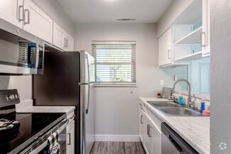 Interior Photo - 25 Broadmoor