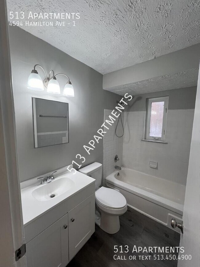 Building Photo - 4594 Hamilton Ave