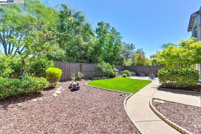 Building Photo - 1207 Villagio Dr
