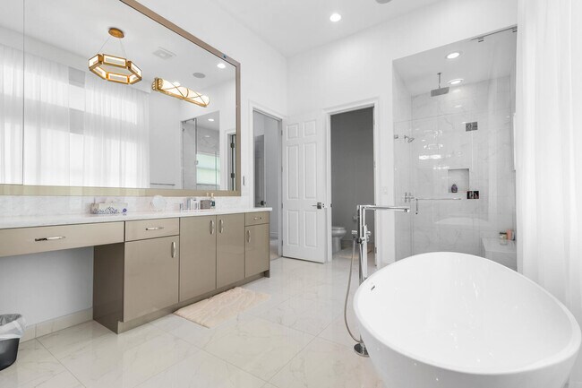 Building Photo - 17297 Ponte Chiasso Dr