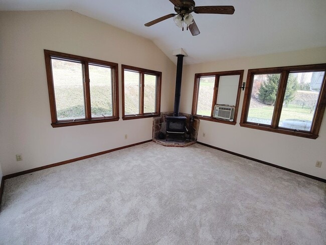 Building Photo - *Well-Maintained & Spacious 3BD/1.5BA Single Family Home Available in Baldwin*