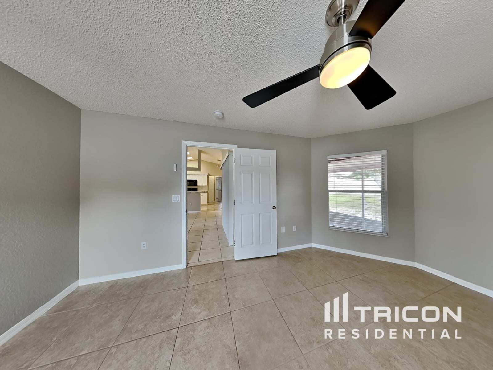 Building Photo - 8421 Bay Dr