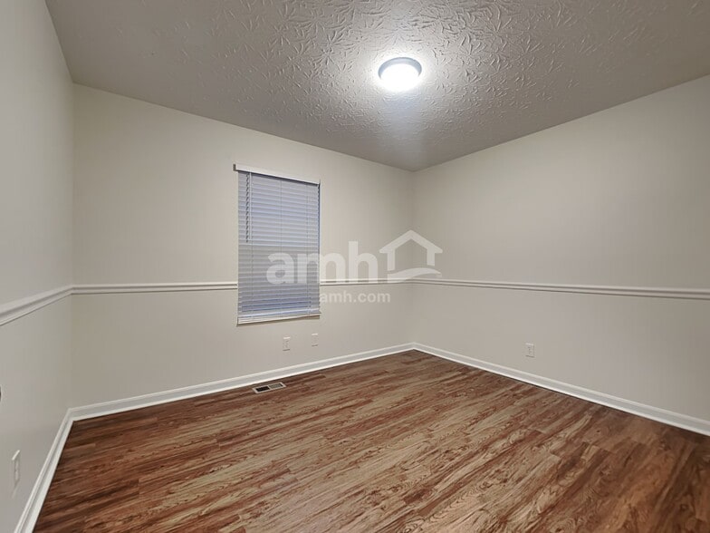 Building Photo - 7450 Sterling Springs Way