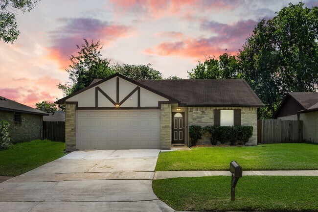 Primary Photo - 10231 Gulfstream Ln