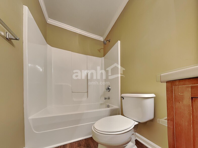 Building Photo - 104 Pearson Place