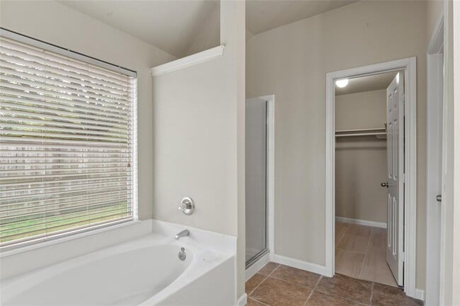 Building Photo - 14703 Briceland Springs Dr